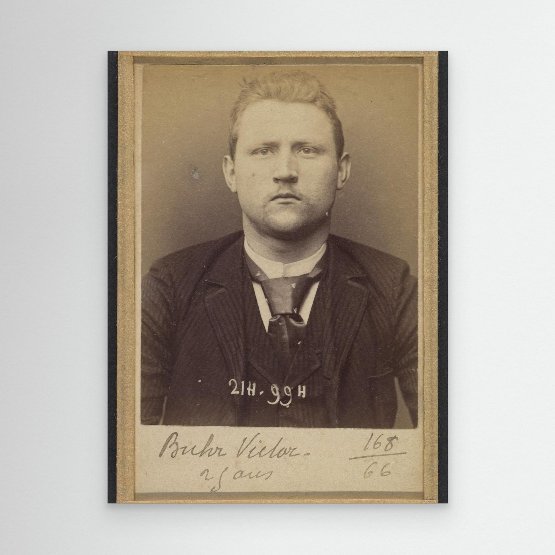 Buhr. Victor. 25 ans, né à Cologne (Allemagne). Peintre décorateur. Anarchiste. 2/3/94.