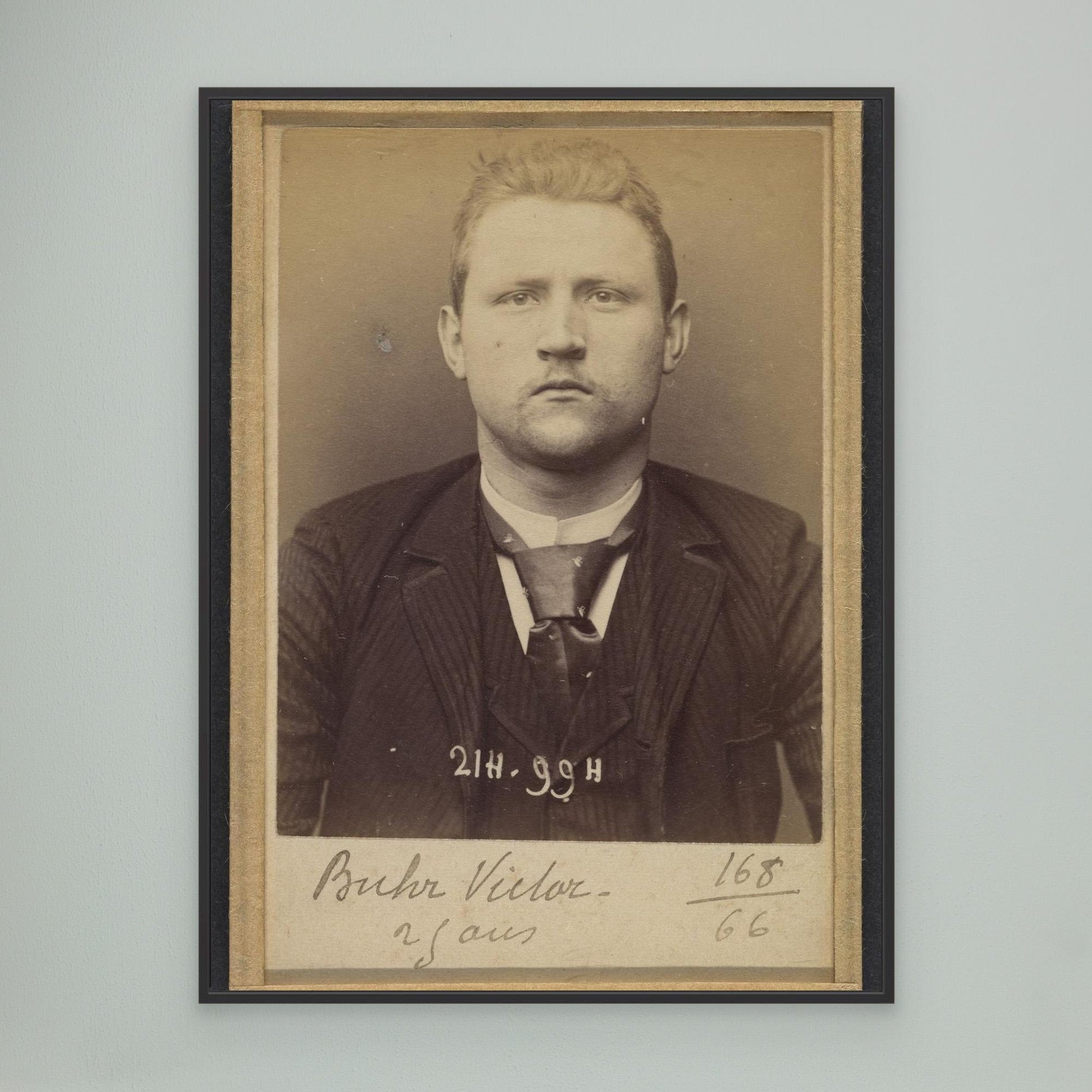 Buhr. Victor. 25 ans, né à Cologne (Allemagne). Peintre décorateur. Anarchiste. 2/3/94.