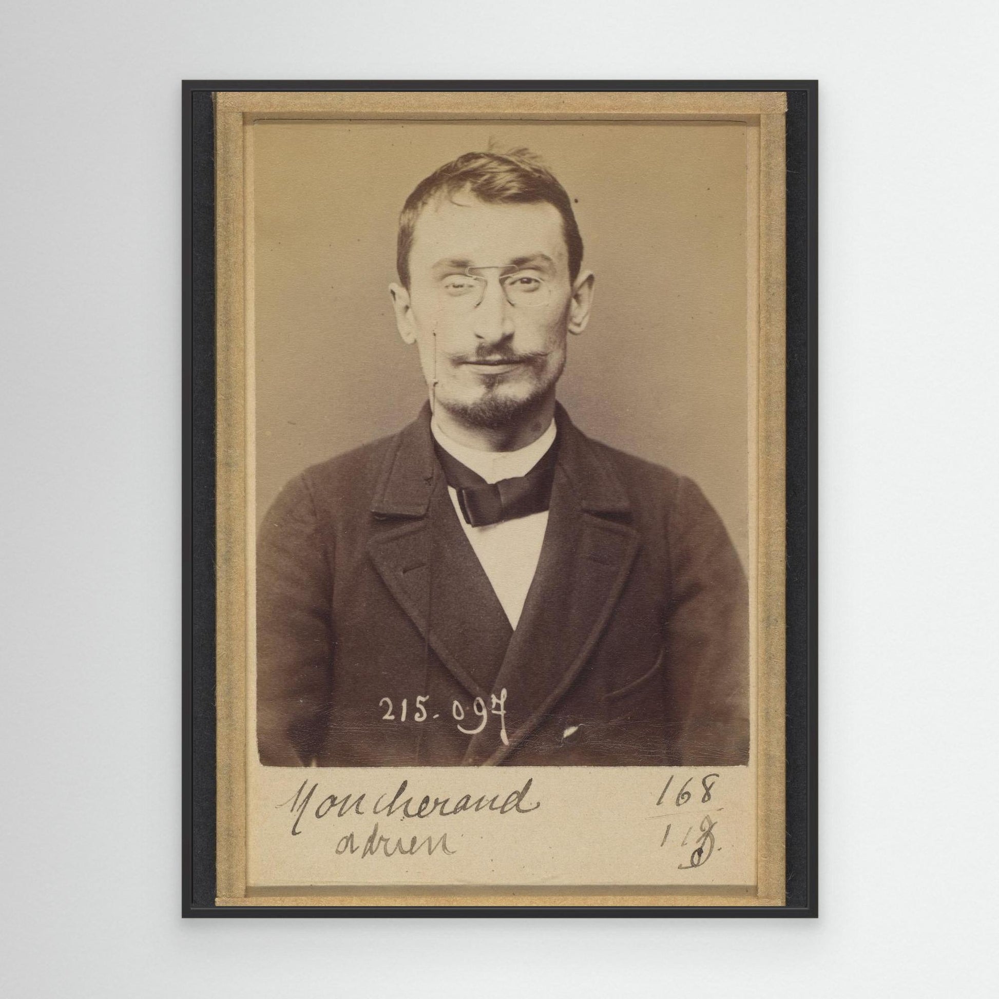 Moucheraud. Adrien, Eugène. 28 ans, né à Paris IVe. Imprimeur. Anarchiste. 4/3/94.