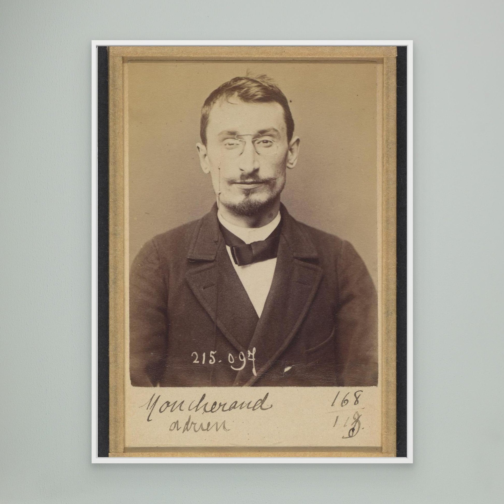 Moucheraud. Adrien, Eugène. 28 ans, né à Paris IVe. Imprimeur. Anarchiste. 4/3/94.