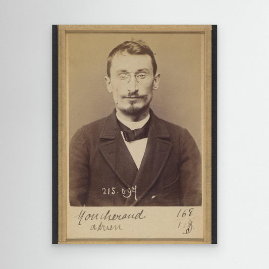 Moucheraud. Adrien, Eugène. 28 ans, né à Paris IVe. Imprimeur. Anarchiste. 4/3/94.