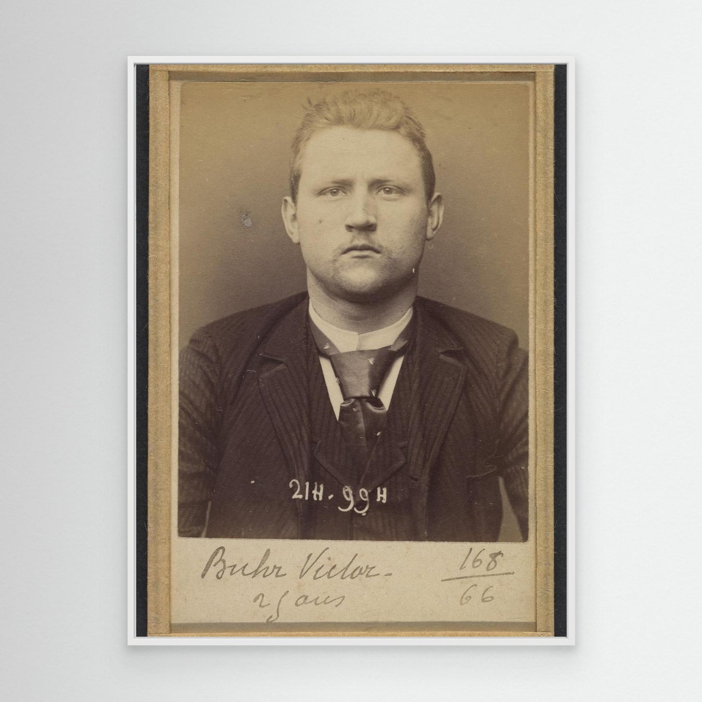 Buhr. Victor. 25 ans, né à Cologne (Allemagne). Peintre décorateur. Anarchiste. 2/3/94.